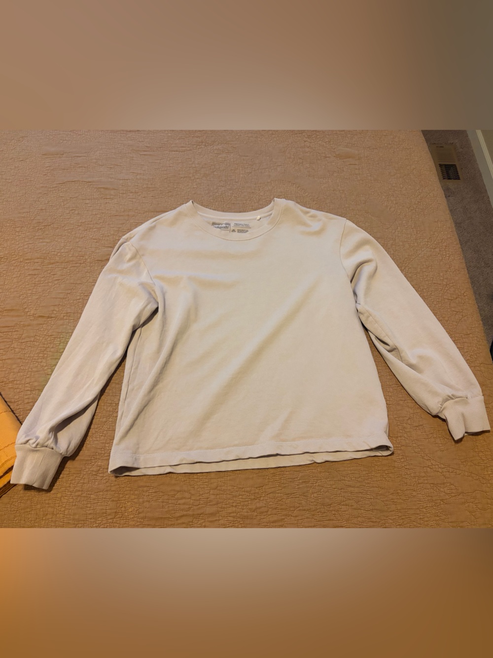 Patagonia Men's Off-White Crewneck Sweatshirt